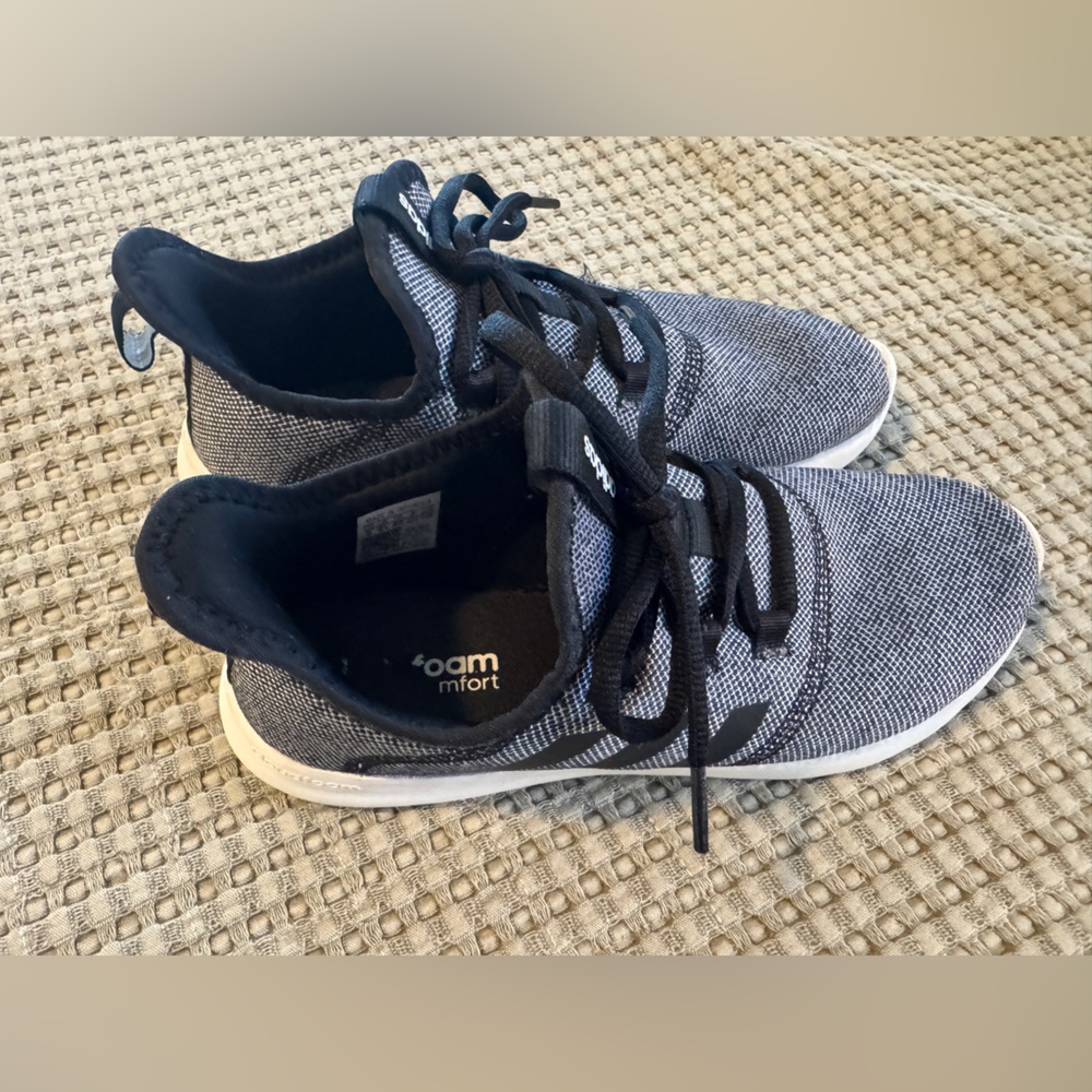 Adidas Lite Racer Women’s Black and Gray Athletic Shoes